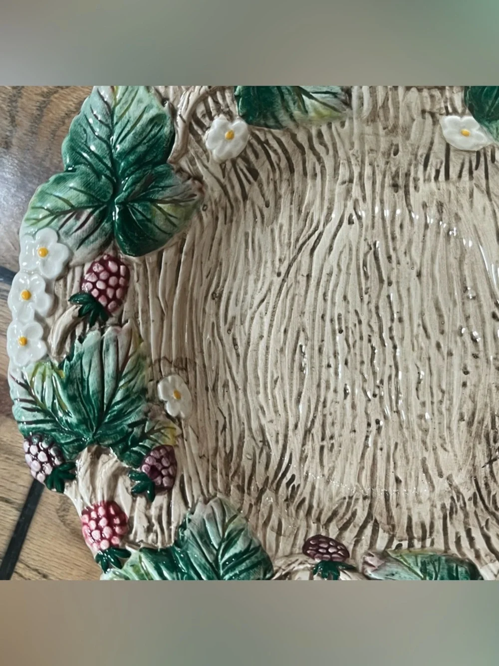 Fitz and Floyd Textured Ceramic Bowl 1990 raspberry woodland